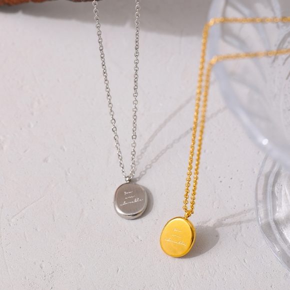 Pretty Silver Round Pendant Necklace - Picture 3 of 6